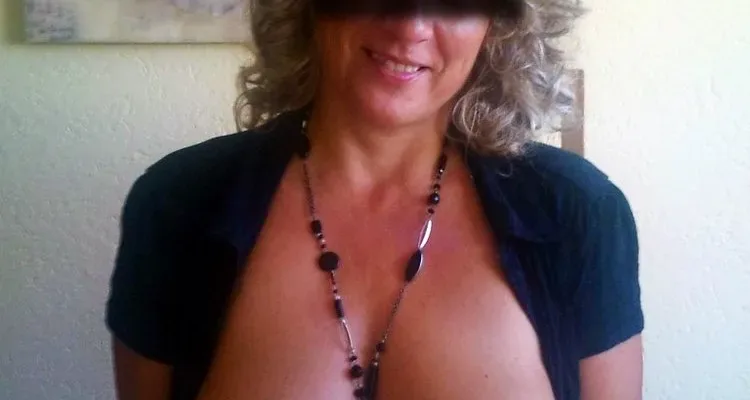 helene cougar nue gros seins jpg