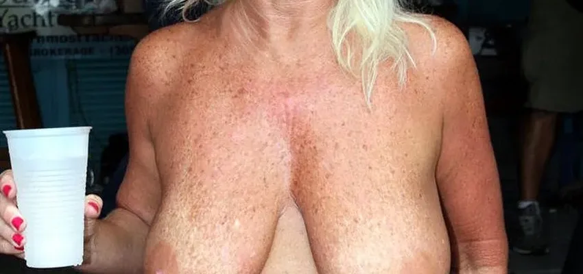 mylene sexy milf blonde nue jpg